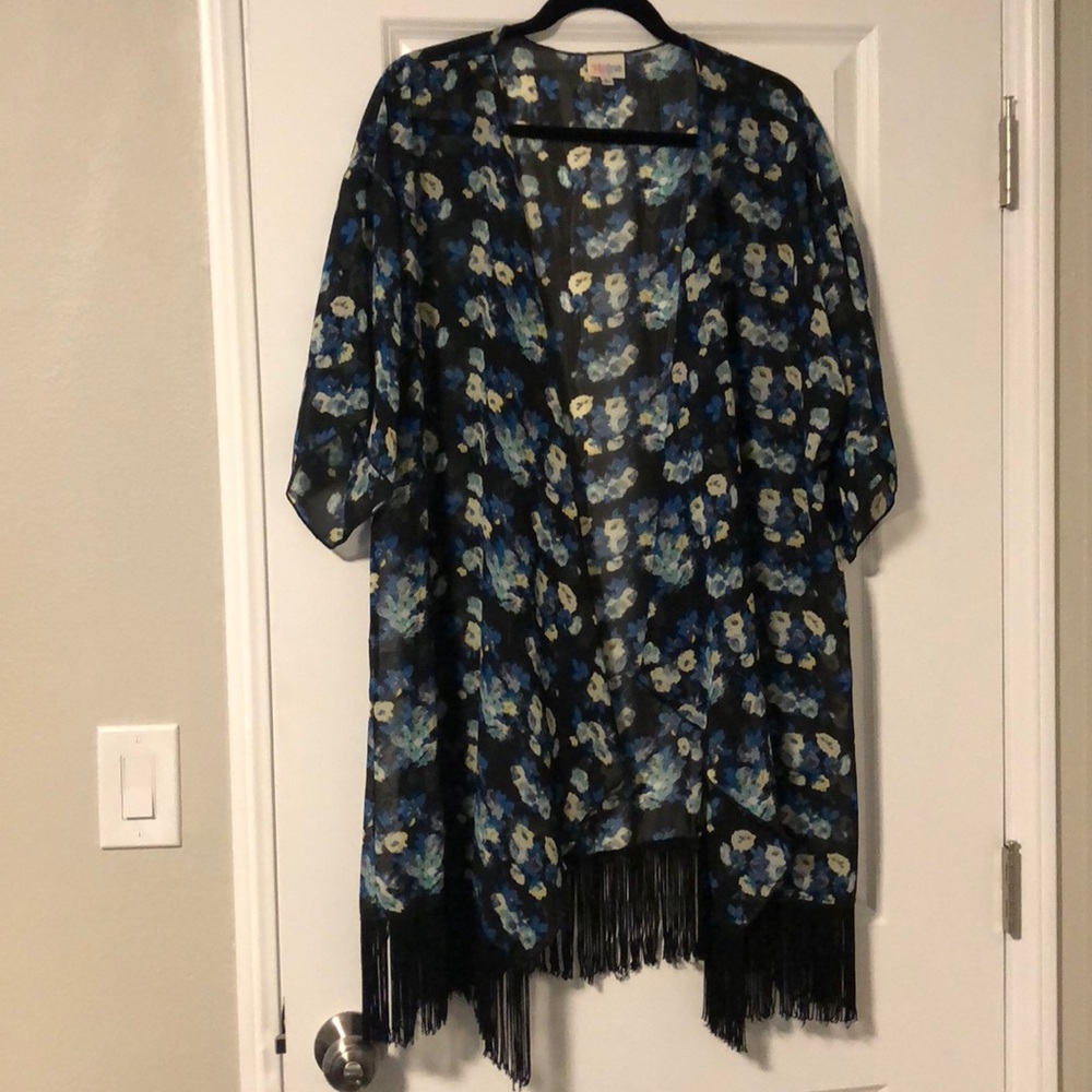 Lularoe Monroe kimono